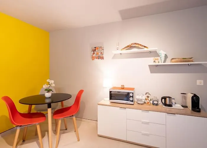 Losone-ascona: 20 Min A Piedi, Parcheggio Gratuito *