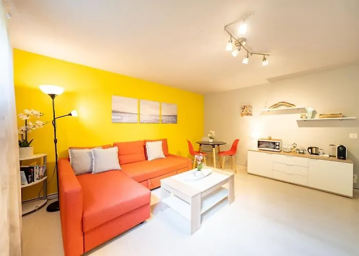 Losone-ascona: 20 Min A Piedi, Parcheggio Gratuito