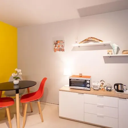 Losone-ascona: 20 Min A Piedi, Parcheggio Gratuito *